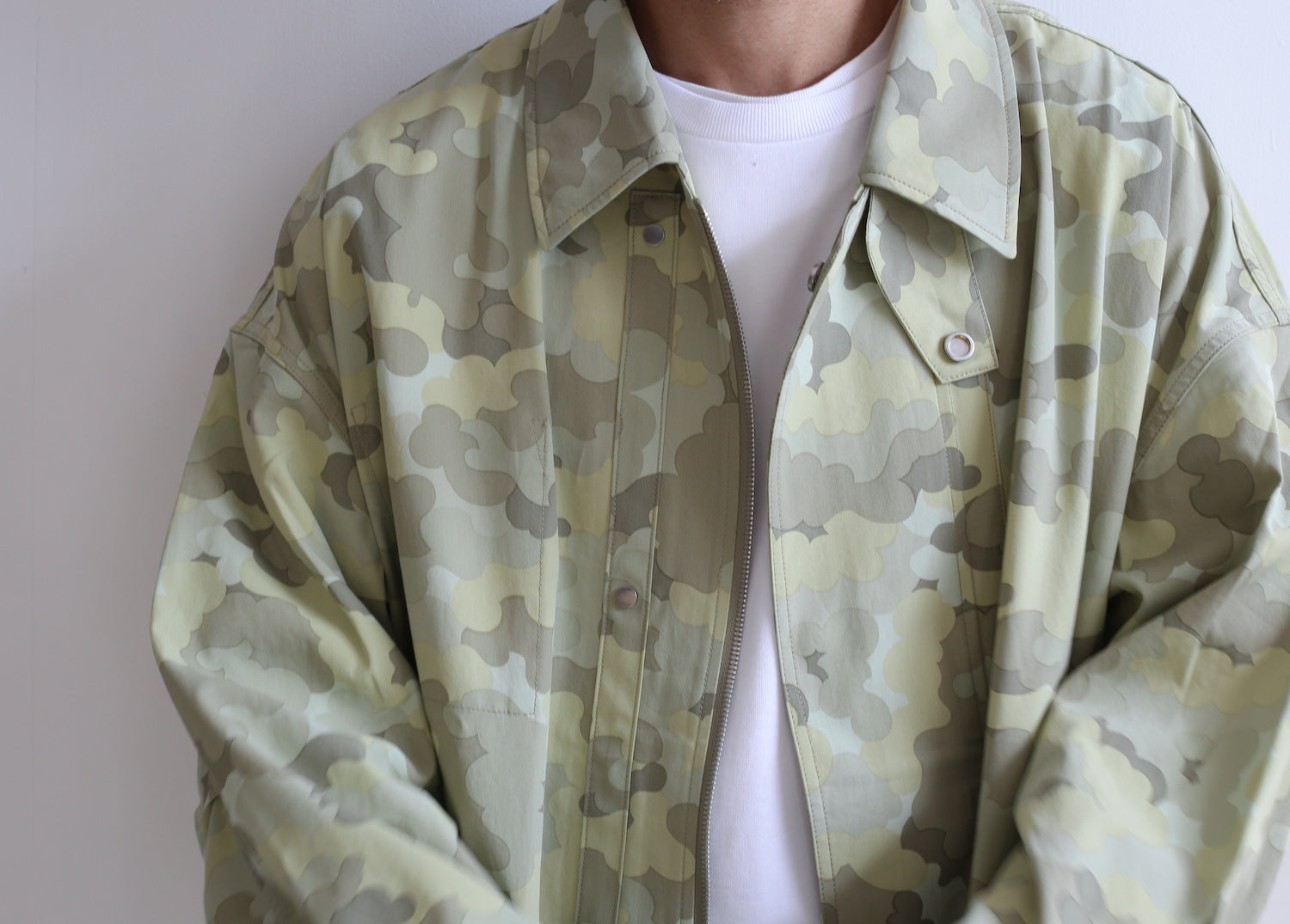 ライトブラウン/ブラック オーラリー WASHED FINX CAMO TWILL BLOUSON