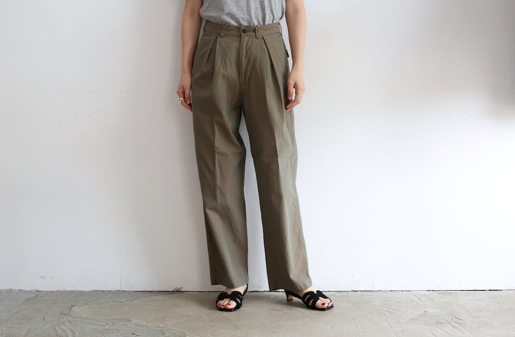 STILL BY HAND 玉虫 INBOX PLEATS WIDE PANTS