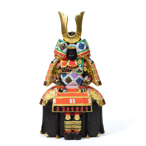 奈良 一刀彫 神泉 五月人形 「具足」 兜飾り 高さ１０.５センチ 在庫