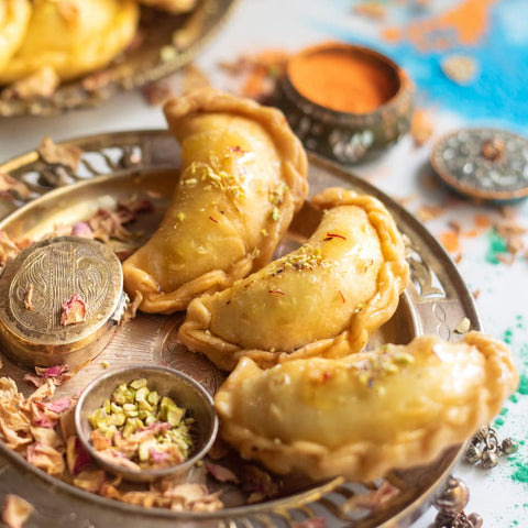 gujiya, sweets for Holi, how to celebrate Holi