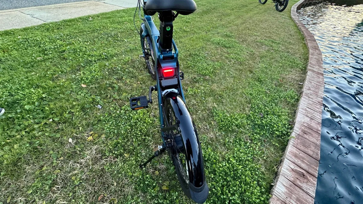 Seatpost battery, rear brake light and fender.-- Joseph Kaminski/CNET