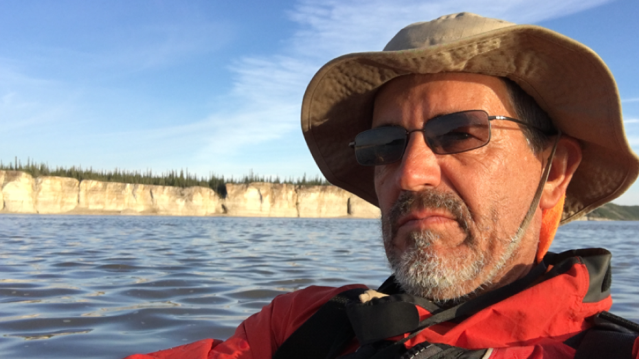 Dan Wynne Challenging Mackenzie River Record Of 1000 Miles In 15 Days with Gearlab Akiak