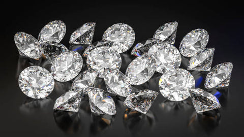 Les simulants de diamant utilisés sont de mauvaise qualité.