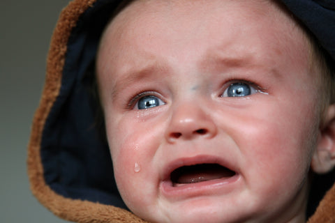 Photo en gros plan de bébé qui pleure