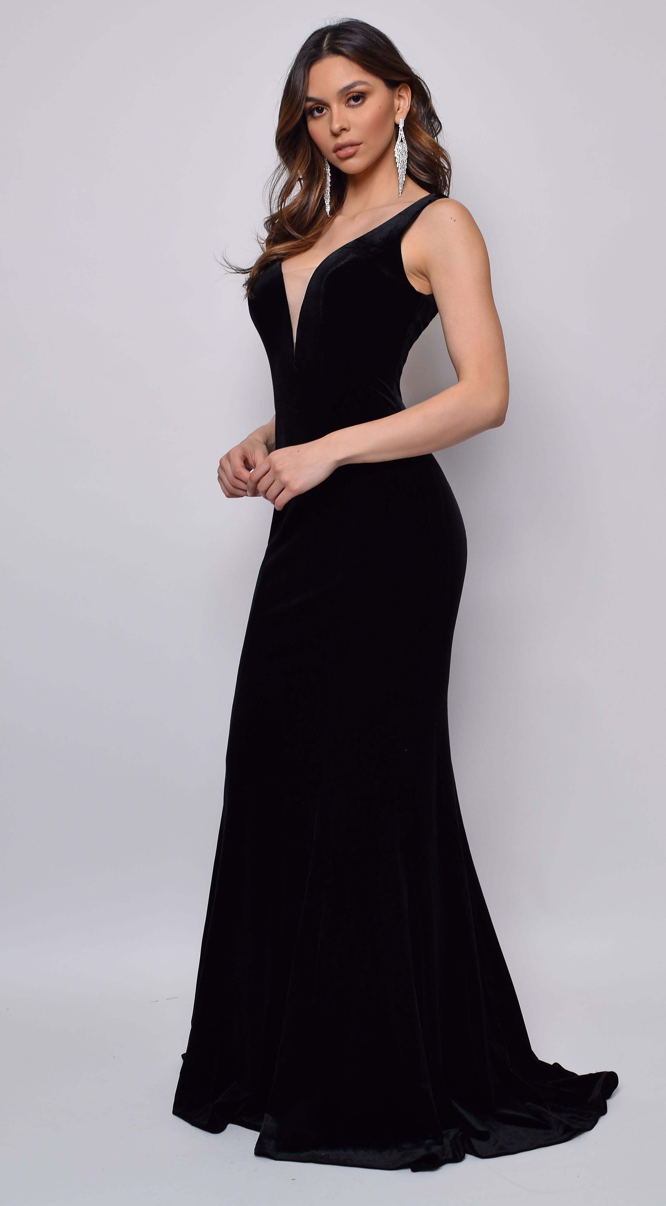 Joella Black Velvet Gown Dress – Emprada