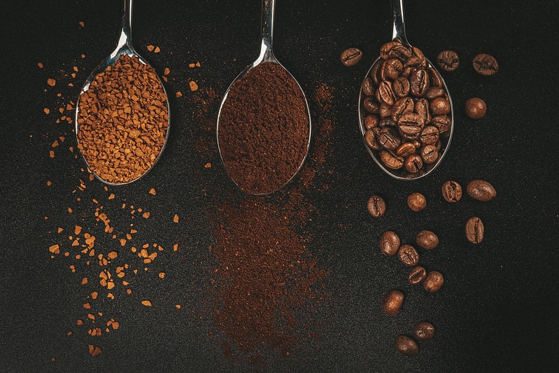 3 spoons ground coffee beans