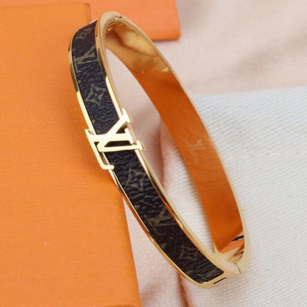 LV Louis Vuitton Classic Letter Engraving Fashion Lady Bracelet