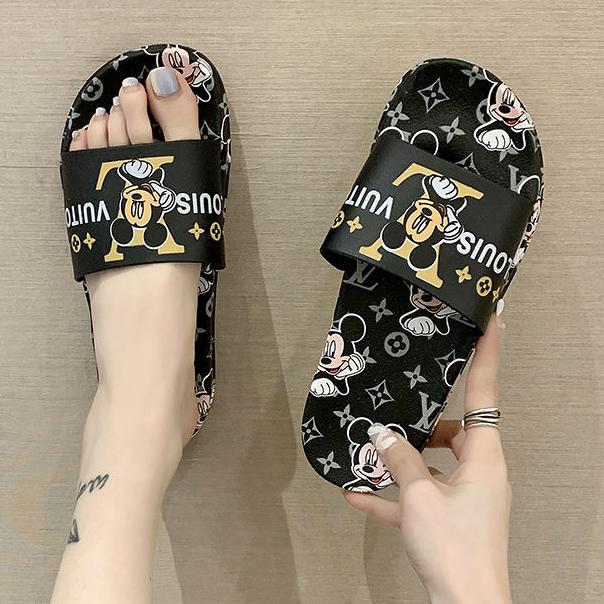 LV Louis Vuitton slippers fashion outer wear summer beach flip f