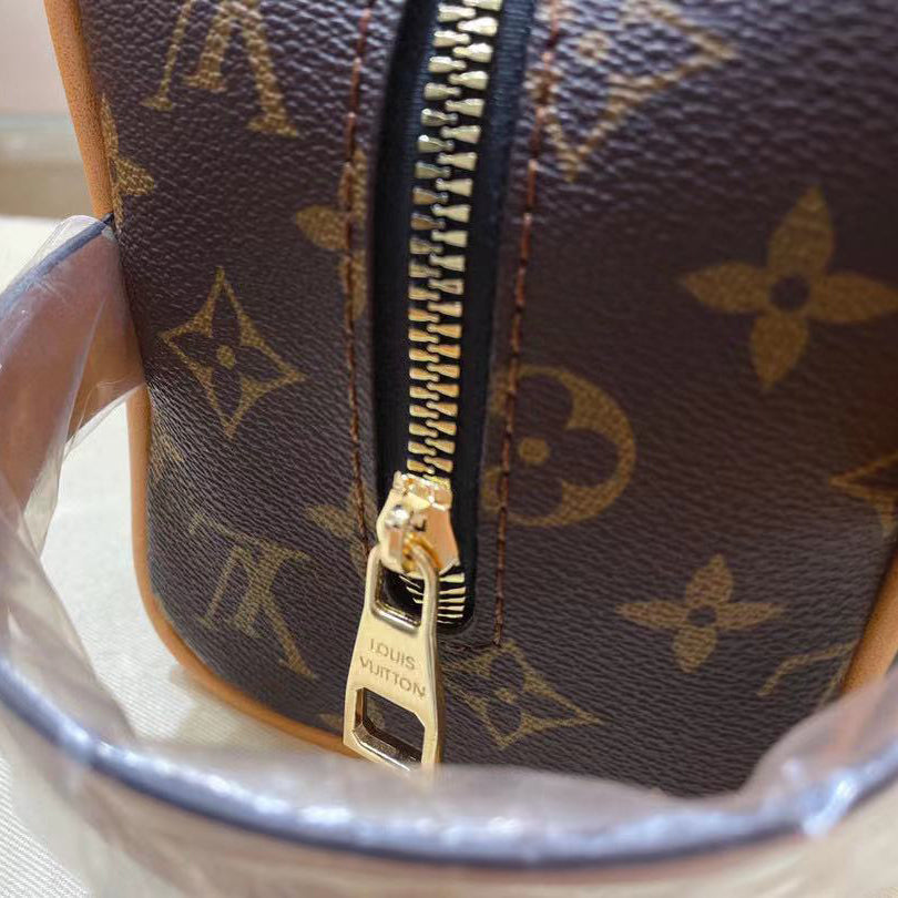 Louis Vuitton LV Hot Sale Women Personality Transparent Jelly Ha