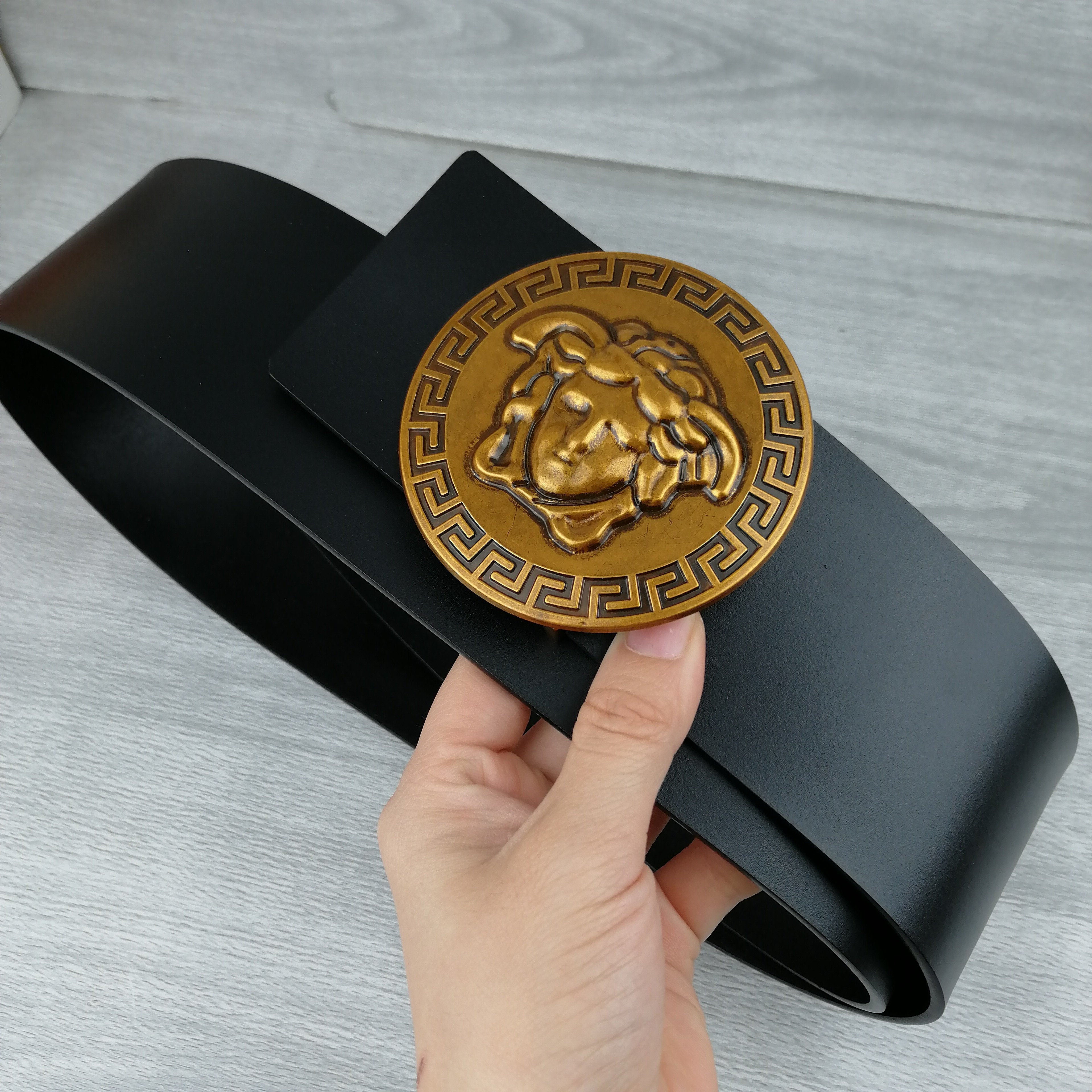 Versace new Medusa casual trend round buckle solid color belt