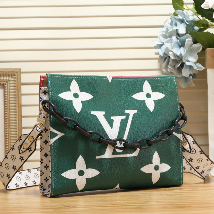 LV Louis Vuitton letter printed chain messenger bag shoulder bag cosmetic bag