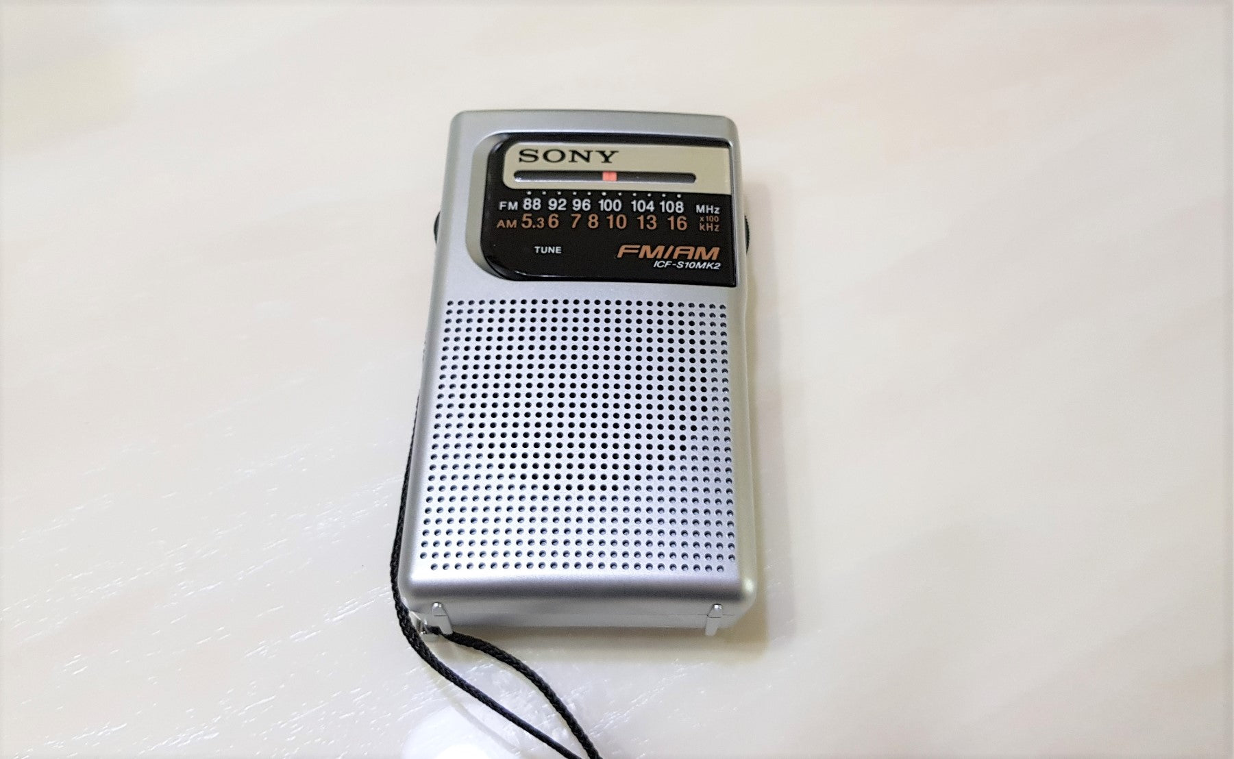 Sony Pocket Radio – Power Photo & Watch Services