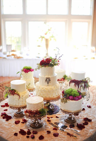 wedding cake table