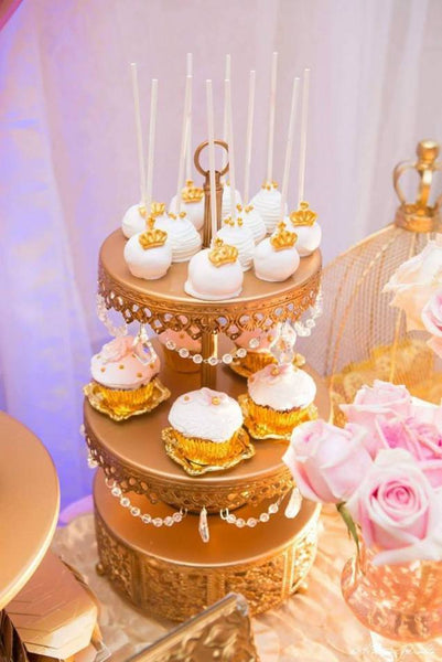 cupcakes on dessert stand