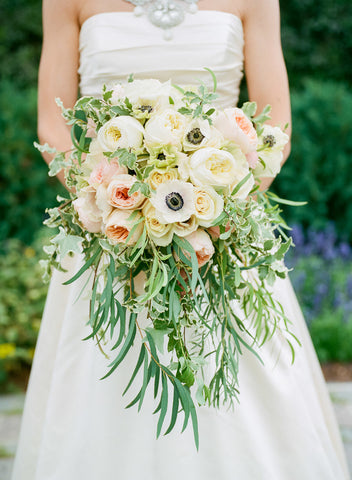 chic country club wedding bride + flowers