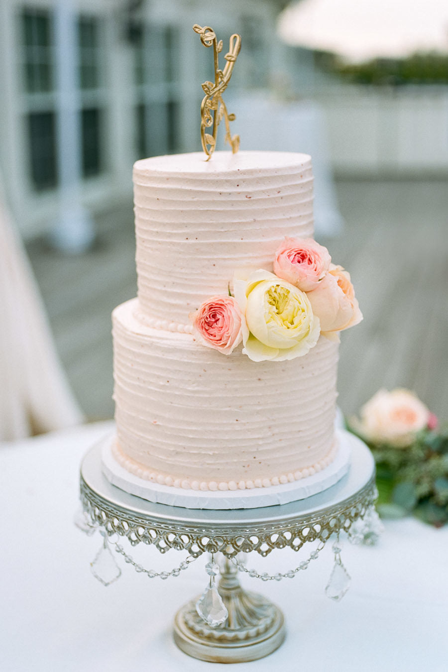 chic country club wedding cake