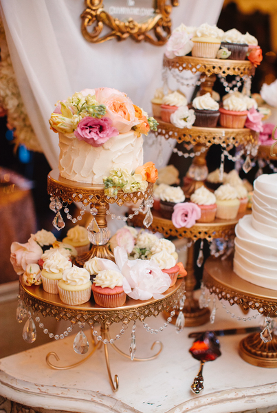 wedding cake stands