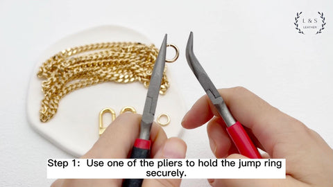 How to open and close jump rings 