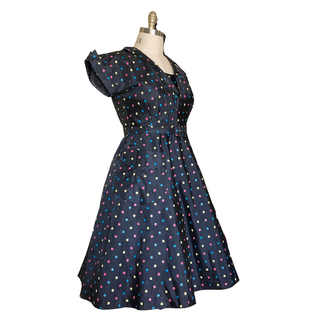 1950s PLUS SIZE PAC MAN PRINT DRESS {WAIST 36