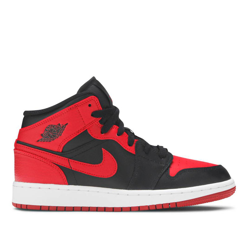 nike jordan mid banned