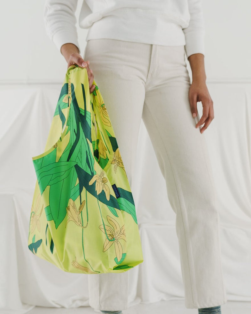 
                  
                    Load image into Gallery viewer, Yellow Lilly Standard Reusable Bag
                  
                