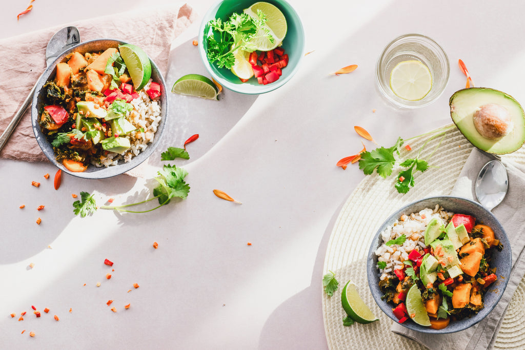 Alkaline bows with vegetables