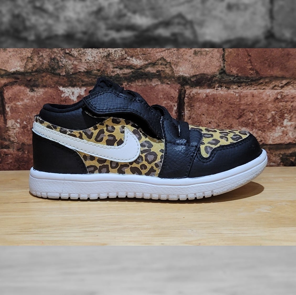 aj1 low leopard