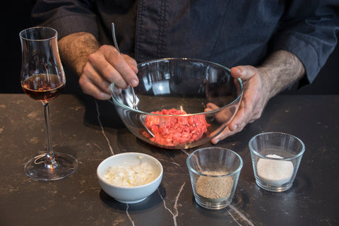 Beef tartare with black truffle butter