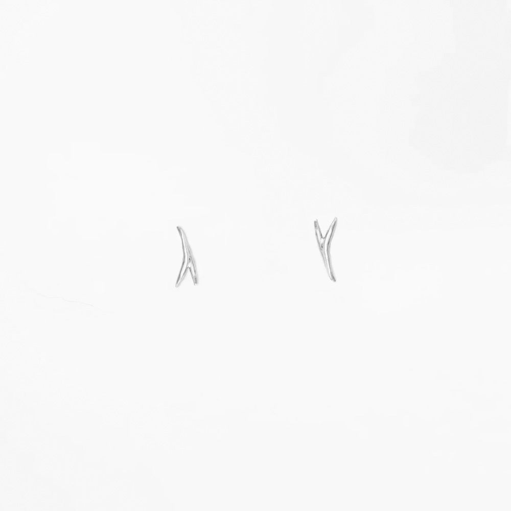 Wwake | Crossed Stick Wisp Stud Earring (Single)