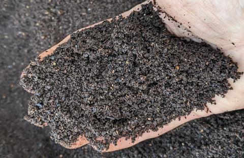 worm castings vs compost, what are earthworm castings, are worm compost and worm casting different