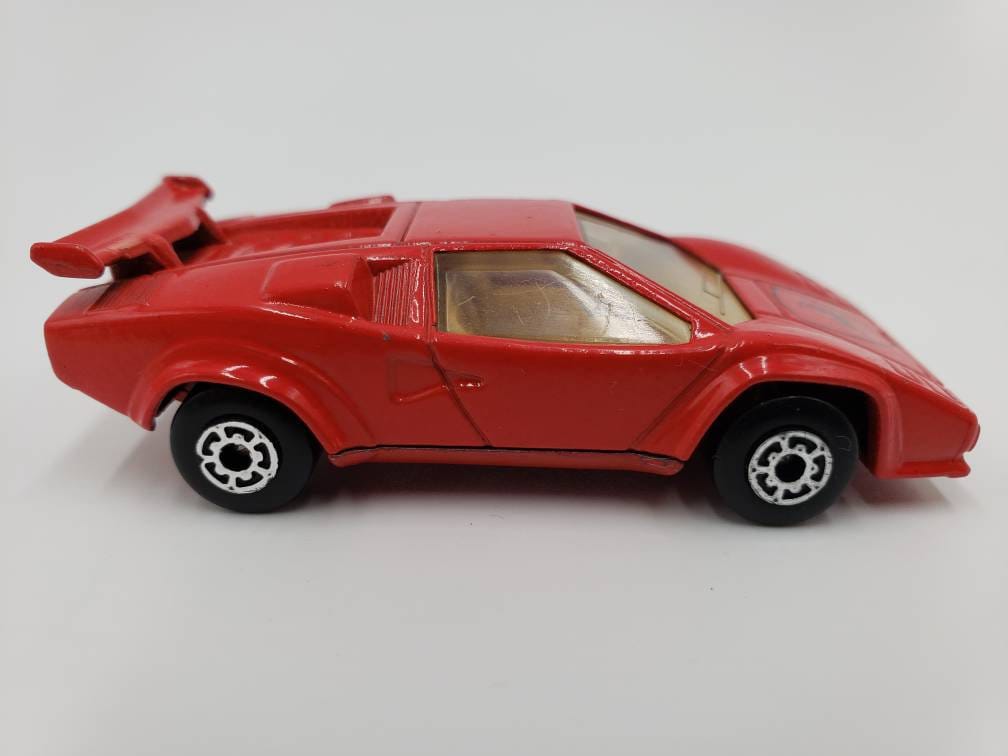 Matchbox Lamborghini Countach LP500S red – vintagehotbox