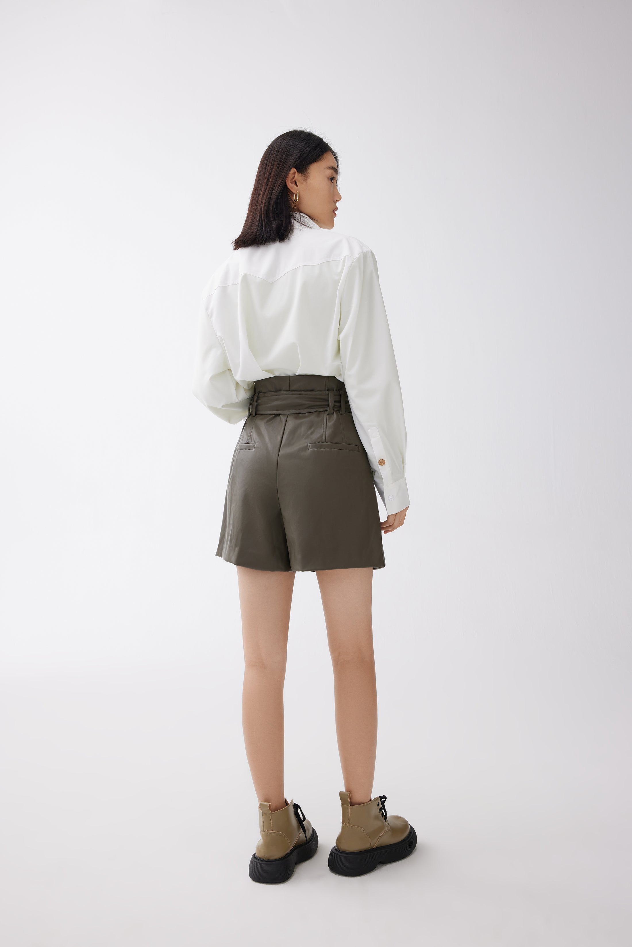 Commuter OL leather shorts – LILY