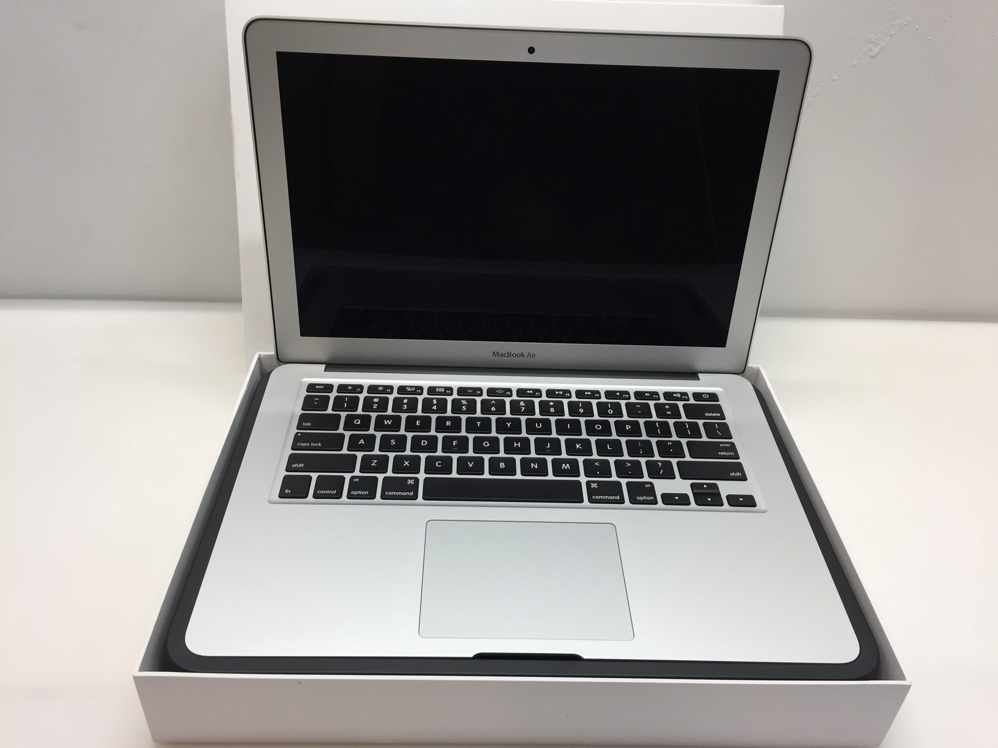 Apple MacBook Air MQD32LL/A 2017 13.3