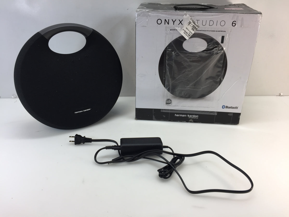 harman kardon onyx studio 6 vs bose soundlink revolve plus