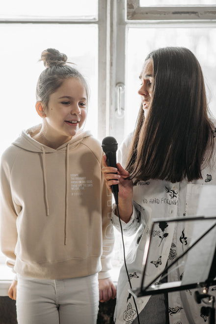 Singing lesson with a child