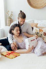 Valentine's Day Home Decoration - Couple with Valentine's gifts - Akasia Design 