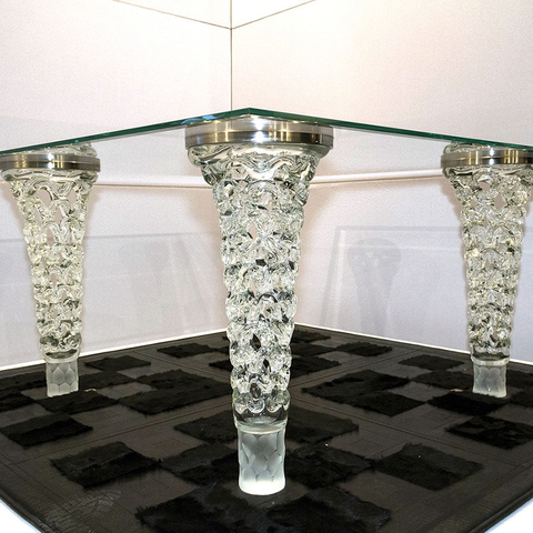 Une table en verre de Murano