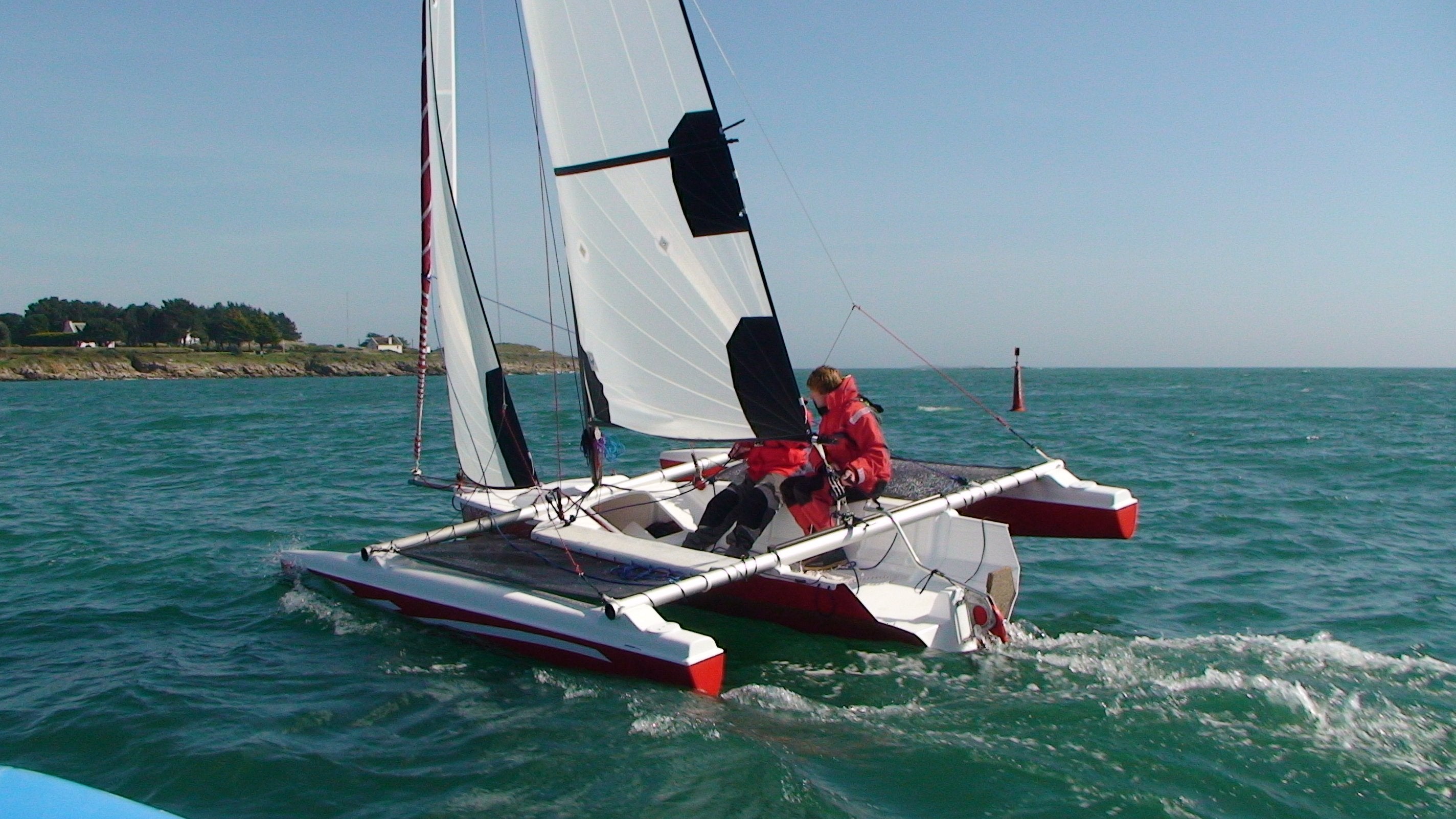 trimaran racing yacht