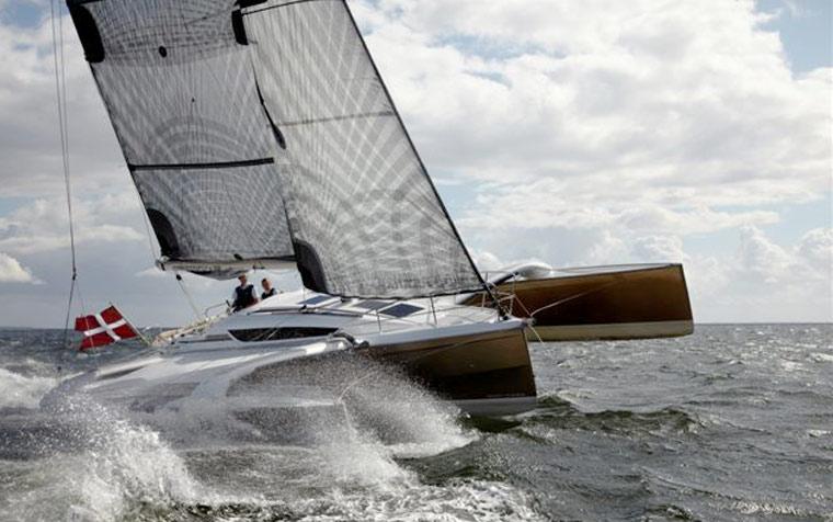 trimaran sailing boat