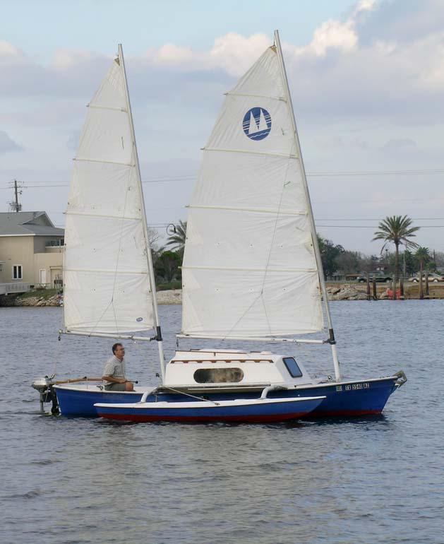 tri hull sailboat
