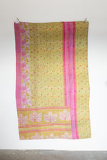 Load image into Gallery viewer, Medium Sari Blanket 100
