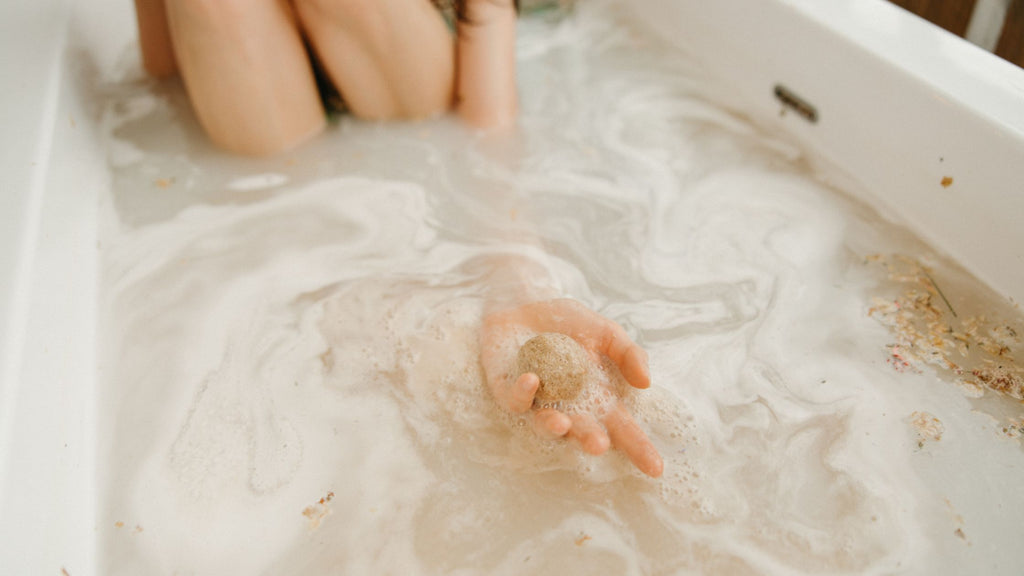 What are the potential dangers when using bath bombs during pregnancy?