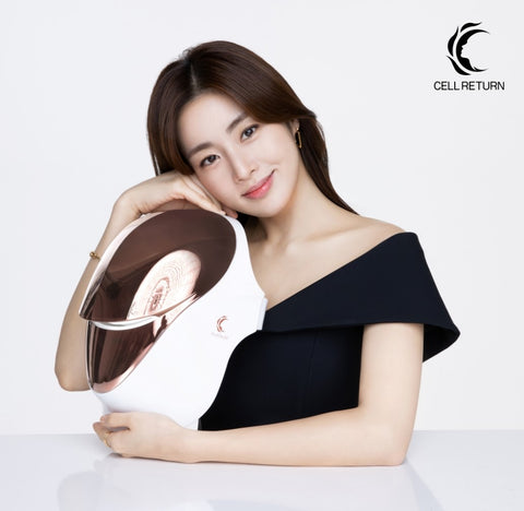 Korean actress holding a Cellreturn LED Mask Platinum which is Best For Soothing Sunburns on Skin - Effects of Not Wearing Sunscreen - BeautyFoo Mall Malaysia
