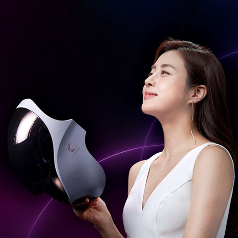 Kang Sora holding the Cellreturn LED Mask Platinum, a solid choice for a new mom's gift - Best Confinement Gift for Mother Malaysia - beautyfoomall.com Beauty Store