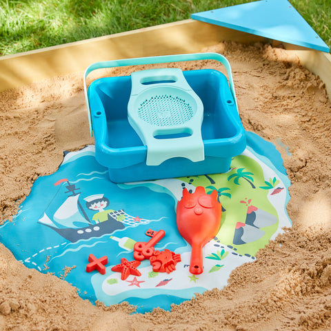 Accessory kit to be used in sand pit