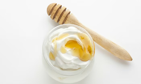 Experience the goodness of a Yogurt Honey Hair Mask for deep conditioning