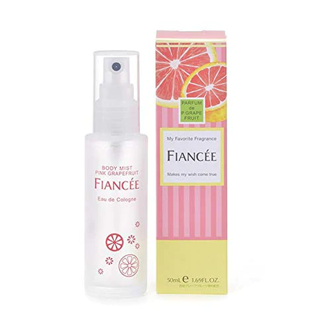 Designed for a cherished girl, this fragrance blends sweet pink grapefruit, berries, jasmine, amber, and musk