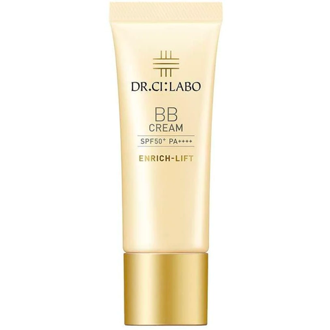 BB Cream is a good choice for you to create a light and natural foundation.