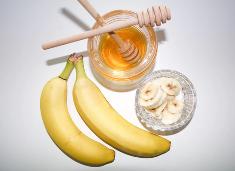 Bananas are rich in minerals, and olive oil provides deep moisture, making the hair soft and shiny.