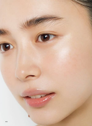 Japanese women are known for their meticulous attention to detail, and this is evident in their brow grooming techniques